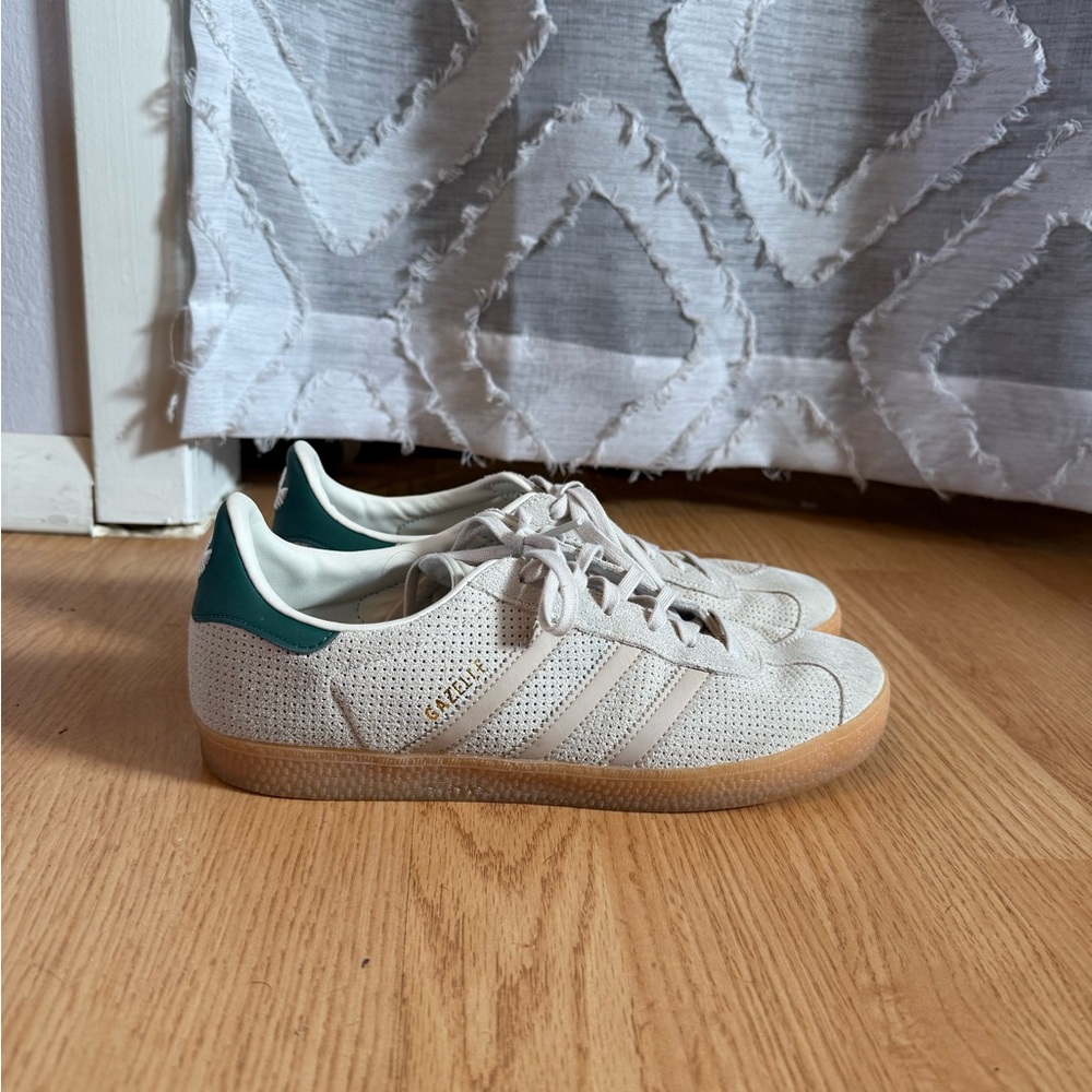 Adidas Gazelle "Wonder Beige/Green" sneakers